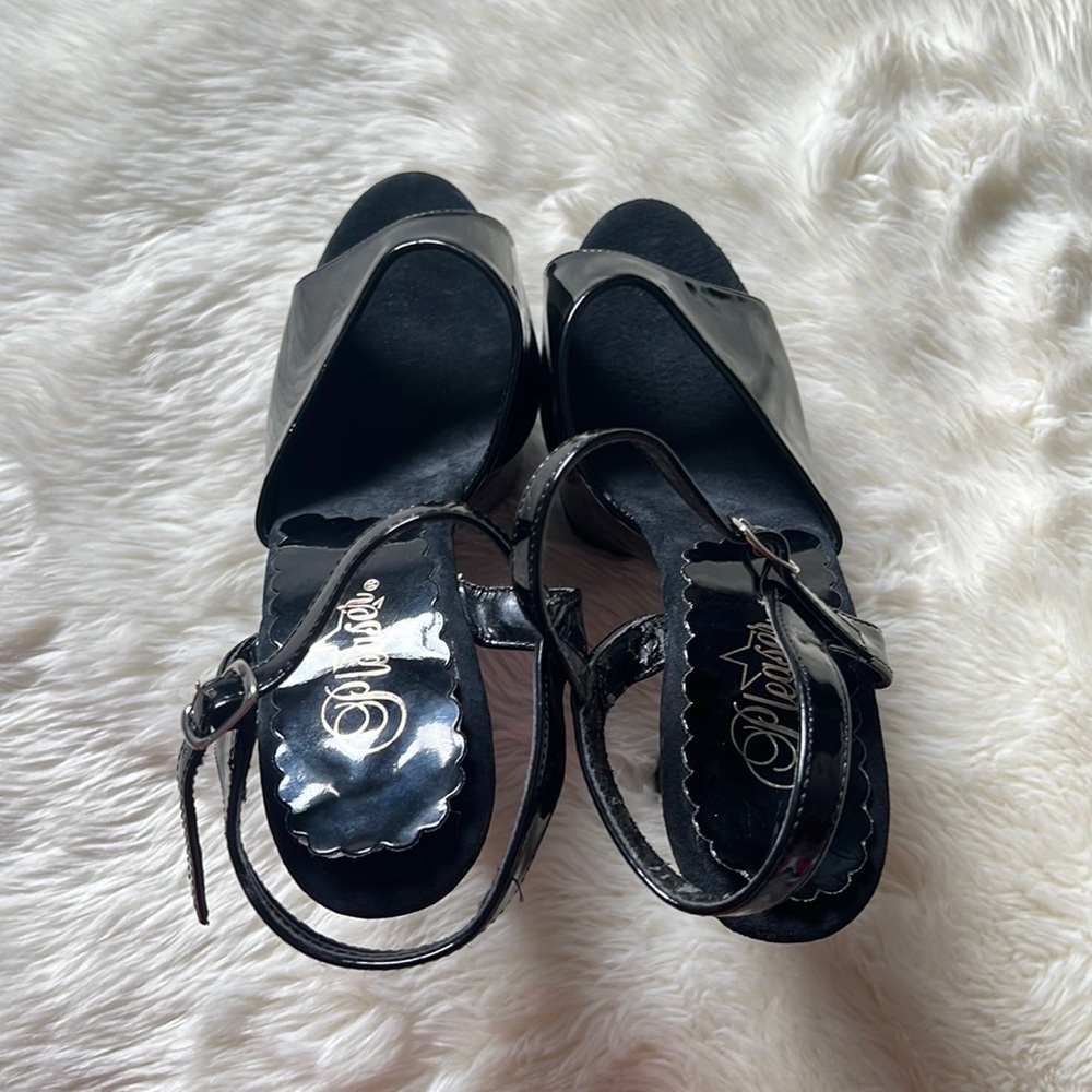 Pleaser Light Up Skull Heels - Picture 11 of 13